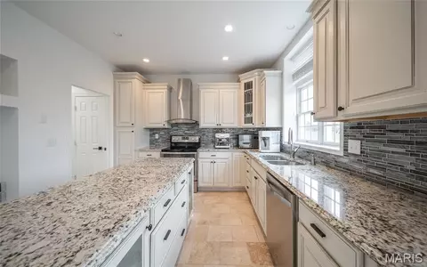 Kitchen - 495 Countryside Dr, Rolla, MO 65401 photo 2 of 4