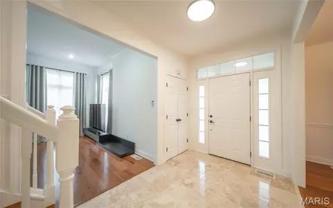 Entry Way - 495 Countryside Dr, Rolla, MO 65401 photo 1 of 4