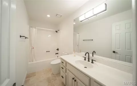 Bath - 495 Countryside Dr, Rolla, MO 65401 photo 7 of 8