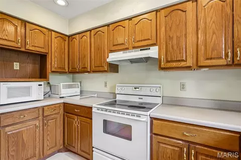 Kitchen - 119 3rd St, Hamel, IL 62046 photo 5 of 5