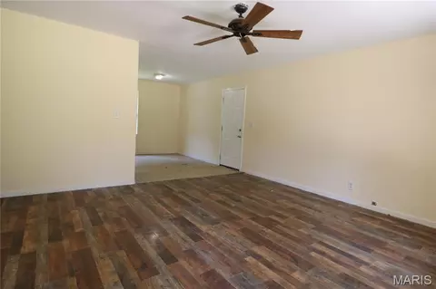 Living - 464 Red Fox Dr, Bourbon, MO 65441 photo 1 of 2