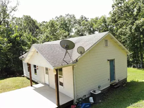 464 Red Fox Dr, Bourbon, MO 65441