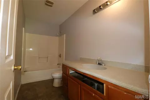 Bath - 464 Red Fox Dr, Bourbon, MO 65441 photo 1 of 1