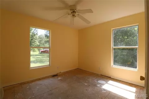 Bedroom - 464 Red Fox Dr, Bourbon, MO 65441 photo 4 of 10