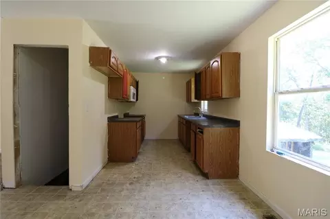 Entry Way - 464 Red Fox Dr, Bourbon, MO 65441 photo 1 of 4