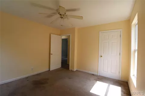 Bedroom - 464 Red Fox Dr, Bourbon, MO 65441 photo 2 of 10