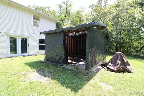 Exterior - 464 Red Fox Dr, Bourbon, MO 65441 photo 2 of 9