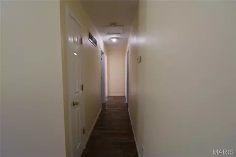 Entry Way - 464 Red Fox Dr, Bourbon, MO 65441 photo 2 of 4