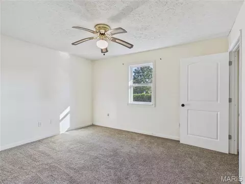 Bedroom - 14328 Torpedo Dr, Saint Robert, MO 65584 photo 6 of 7