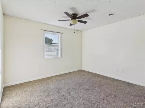 Bedroom - 14328 Torpedo Dr, Saint Robert, MO 65584 photo 3 of 7