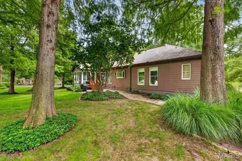 Exterior - 1903 Larimer Trl, Wildwood, MO 63011 photo 7 of 10