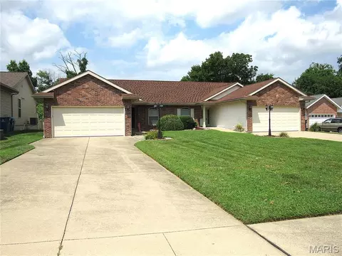 3208 Leverett Ct, Alton, IL 62002