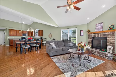 Living - 604 Judges Way, Troy, MO 63379 photo 3 of 3