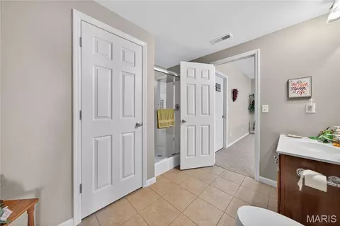 Bath - 604 Judges Way, Troy, MO 63379 photo 5 of 6