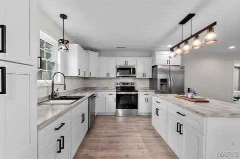Kitchen - 70 Kyle Dr, Benton, MO 63736 photo 1 of 2