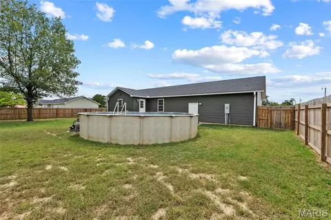Exterior - 70 Kyle Dr, Benton, MO 63736 photo 5 of 11