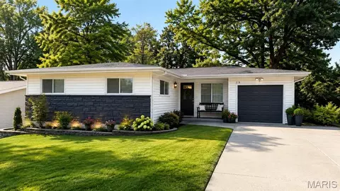 218 Martigney Dr, Saint Louis, MO 63129