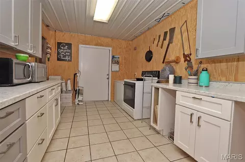 Kitchen - 271 Shawneetown Rd, Jackson, MO 63755 photo 3 of 3