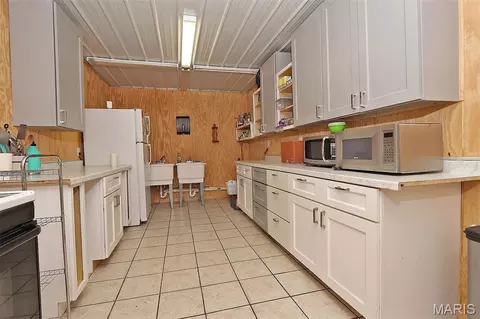 Kitchen - 271 Shawneetown Rd, Jackson, MO 63755 photo 2 of 3