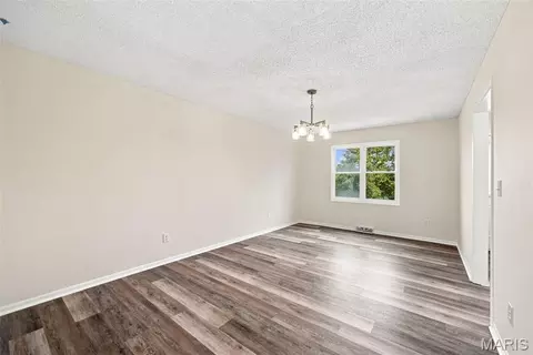 Living - 107 Meadow Ln, Saint Robert, MO 65584 photo 1 of 4