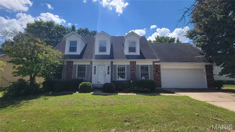 1978 Acorn Trail Dr, Florissant, MO 63031