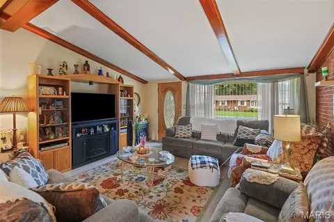 Living - 5009 Staten Dr, Godfrey, IL 62035 photo 3 of 3