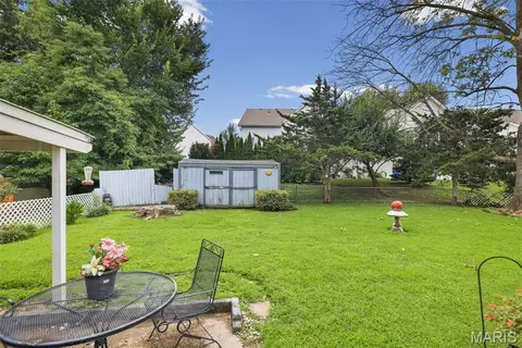 Exterior - 5009 Staten Dr, Godfrey, IL 62035 photo 5 of 8