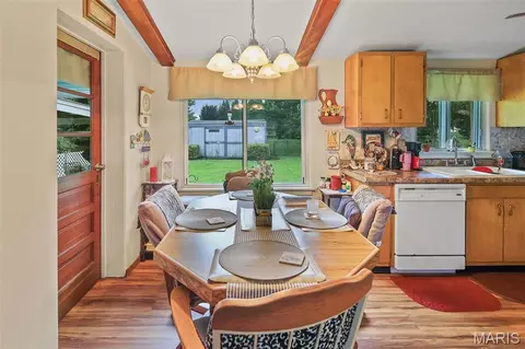 Dining - 5009 Staten Dr, Godfrey, IL 62035 photo 3 of 3