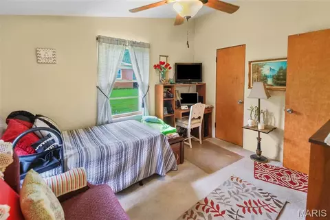 Bedroom - 5009 Staten Dr, Godfrey, IL 62035 photo 3 of 6