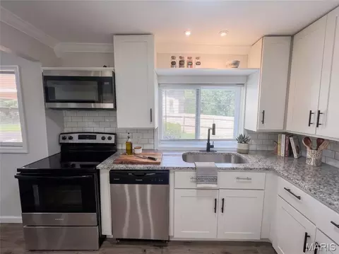 Kitchen - 4337 E Swaller Rd, Imperial, MO 63052 photo 2 of 3