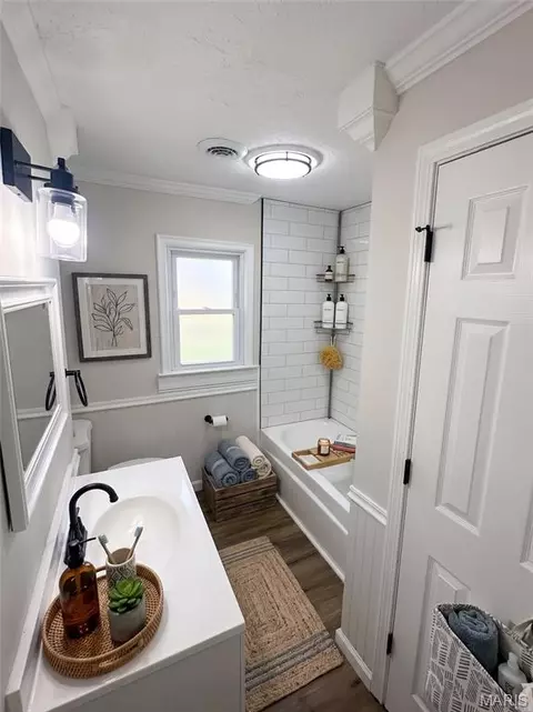 Bath - 4337 E Swaller Rd, Imperial, MO 63052 photo 1 of 2