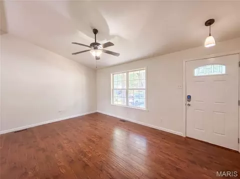 Living - 82 Cedar Ridge Dr, Pacific, MO 63069 photo 2 of 2