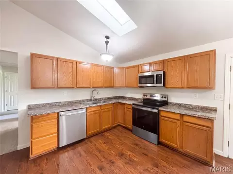 Kitchen - 82 Cedar Ridge Dr, Pacific, MO 63069 photo 2 of 2