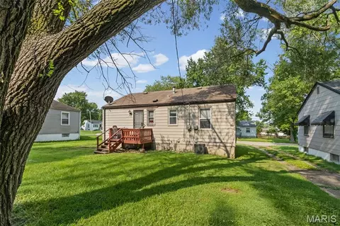 Exterior - 6010 Eaton Dr, Berkeley, MO 63134 photo 5 of 7