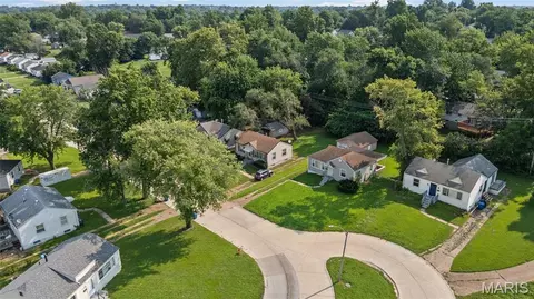 View/Area - 6010 Eaton Dr, Berkeley, MO 63134 photo 4 of 5
