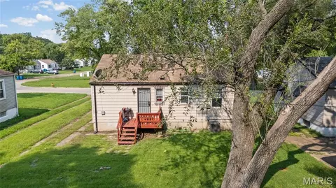 Exterior - 6010 Eaton Dr, Berkeley, MO 63134 photo 4 of 7