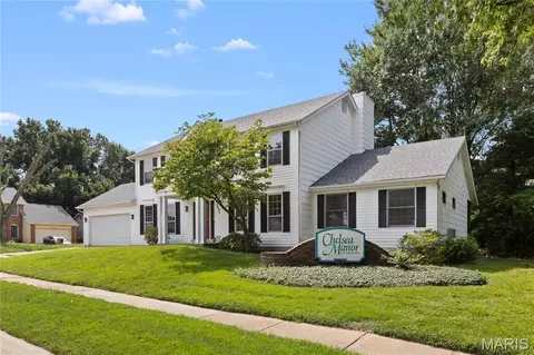 2701 Wellington Dr, Florissant, MO 63033