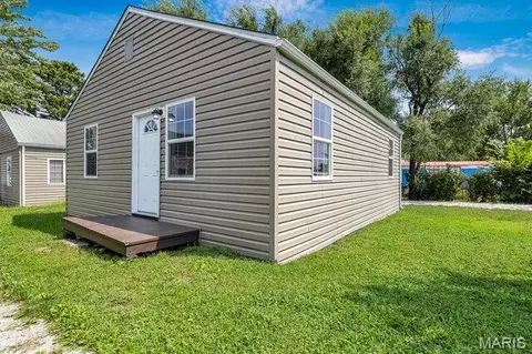 302 Hilltop Dr, Wentzville, MO 63385