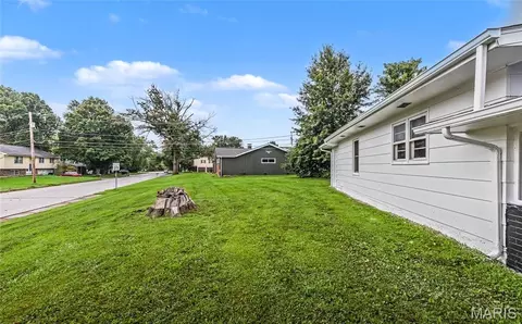 Exterior - 1116 E 9th St, Rolla, MO 65401 photo 4 of 6