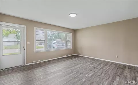 Living - 1116 E 9th St, Rolla, MO 65401 photo 1 of 4