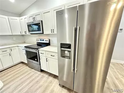 Kitchen - 13272 Half Dr, Dixon, MO 65459 photo 4 of 4