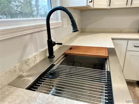 Kitchen - 13272 Half Dr, Dixon, MO 65459 photo 2 of 4