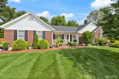 38 Fawn Valley Cir, Saint Peters, MO 63376