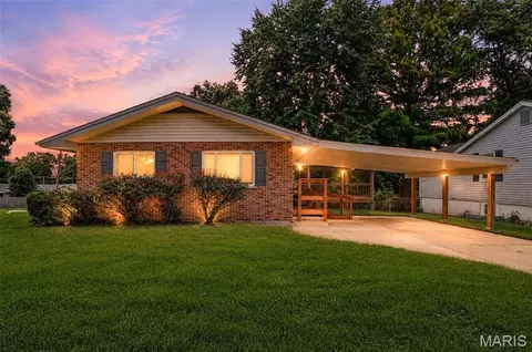 1003 Saint Denis St, Florissant, MO 63031