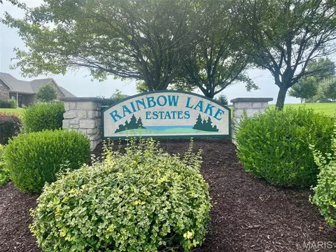126 Rainbow Lake Dr, Villa Ridge, MO 63089