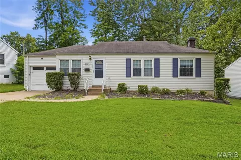1134 Roxton Dr, Saint Louis, MO 63137