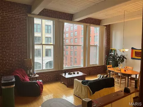 1300 Washington Ave #402, Saint Louis, MO 63103