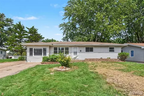 1405 Del Rey Dr, Florissant, MO 63031