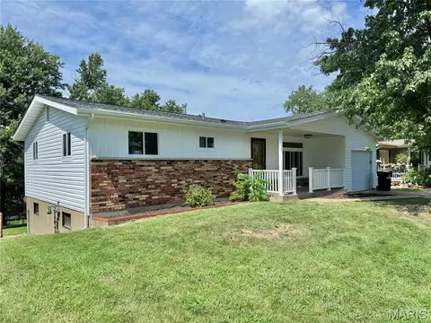 Exterior - 1249 Moonlight Dr, Arnold, MO 63010 photo 2 of 4