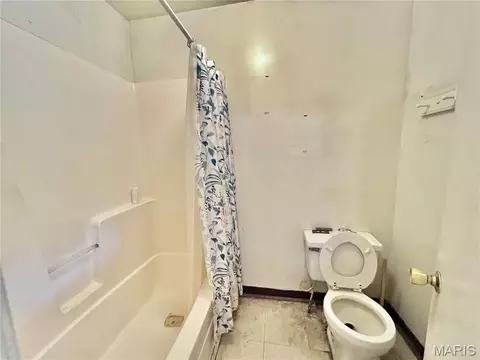 Bath - 5233 Highway E, Salem, MO 65560 photo 2 of 3